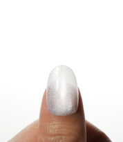 Snowy Press-on nail kit mit Kleber